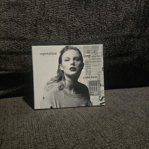Taylor Swift | Reputation CD W/ Poster 9 & 10 Rep Tour Ticket Verified Fan Card - Picture 1 of 5